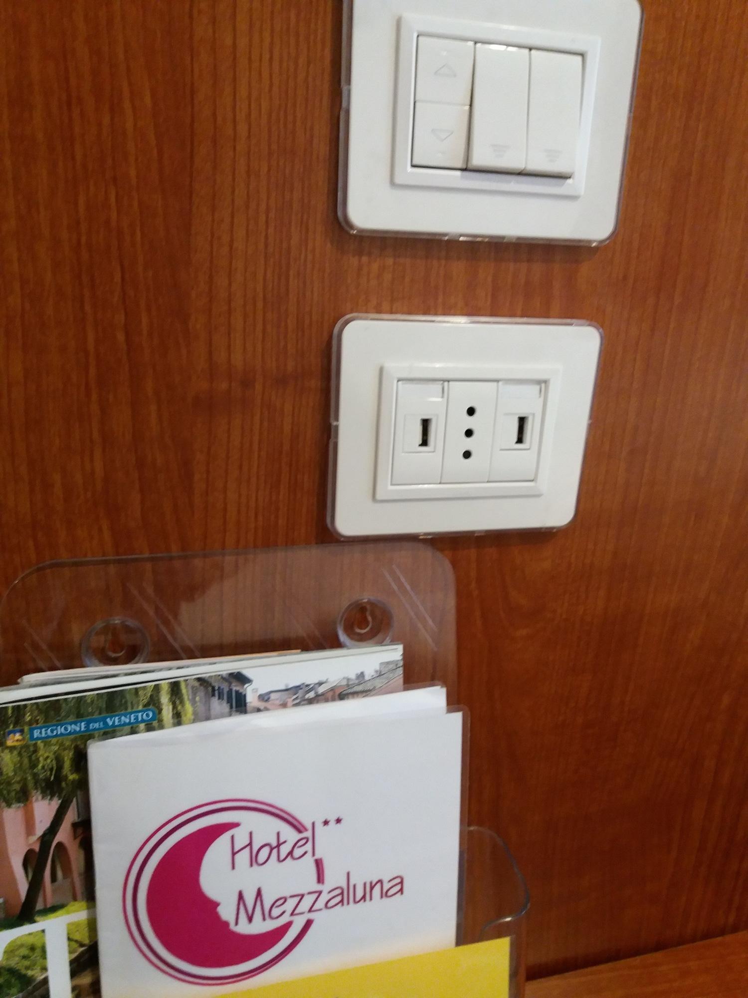 Hotel Mezzaluna Treviso Ngoại thất bức ảnh
