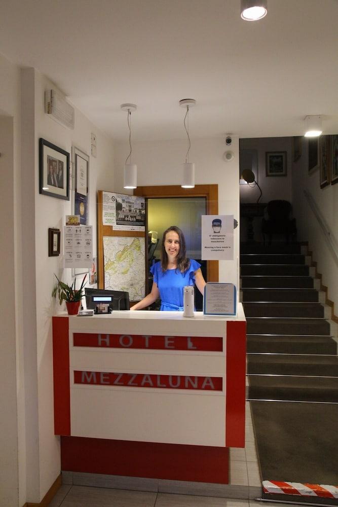 Hotel Mezzaluna Treviso Ngoại thất bức ảnh