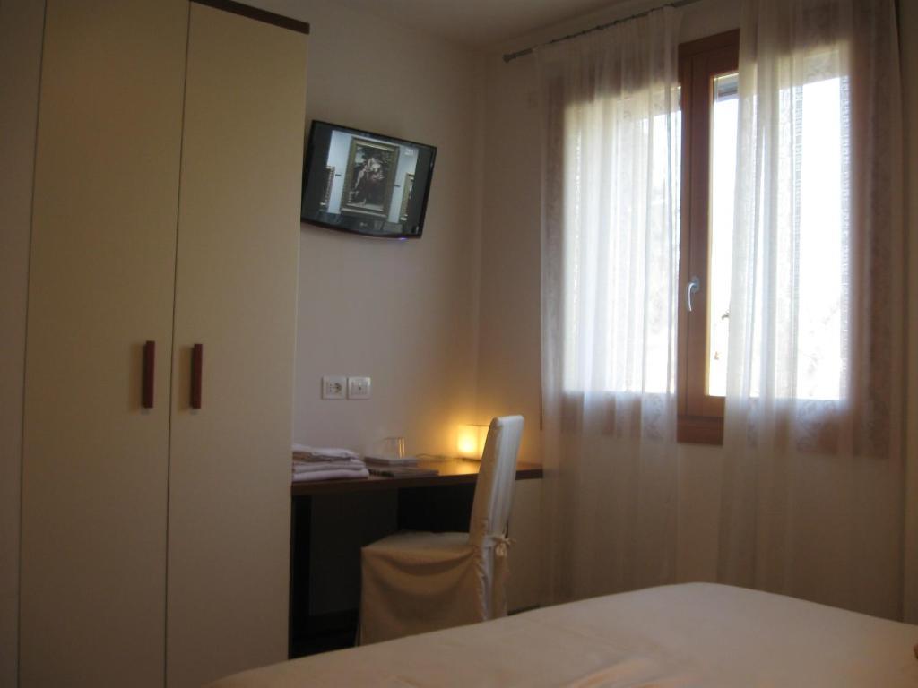 Hotel Mezzaluna Treviso Phòng bức ảnh