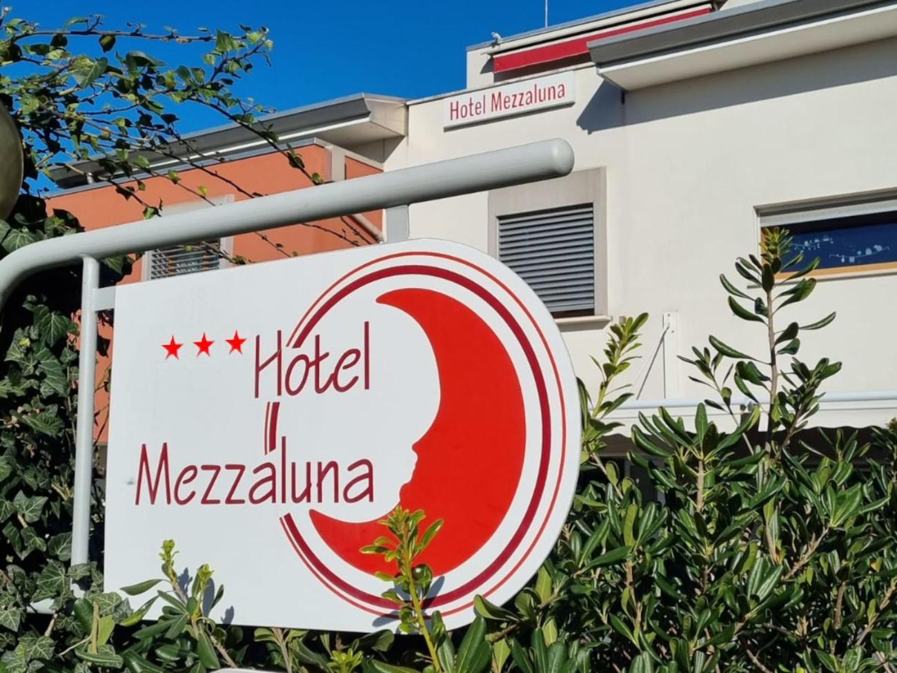 Hotel Mezzaluna Treviso Ngoại thất bức ảnh